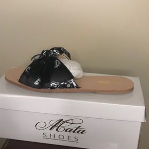 Bandanna sandals